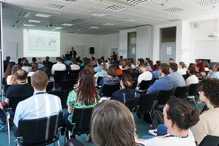 OPAL User Day 2023 Vortrag Teilnehmende bei einem Vortrag auf dem OPAL User Day.